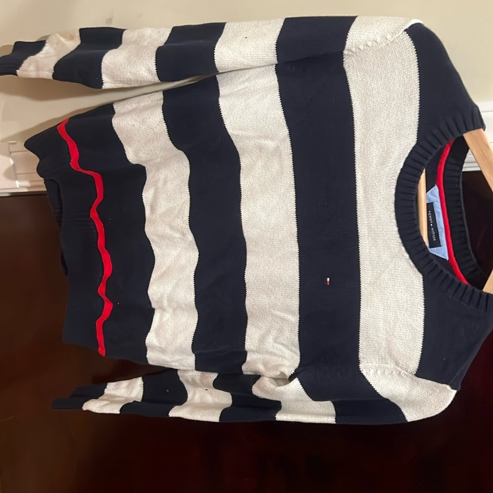 New Tommy Hilfiger textured sweatshirt